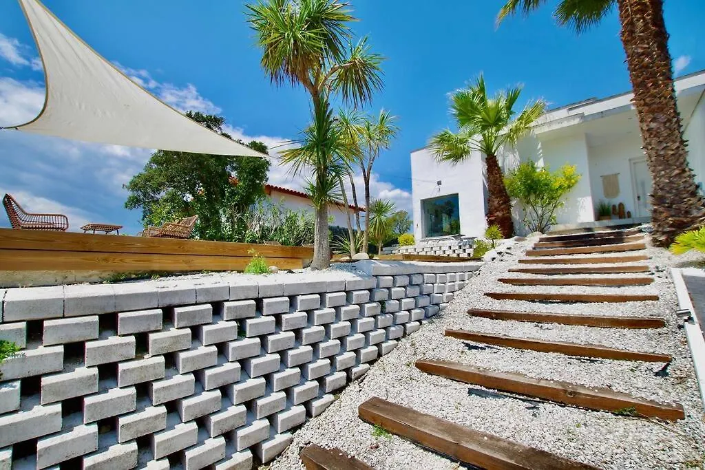 Villa Cinta: Luxurious 6-Person Villa with Private Pool and BBQ Massanet De La Selva