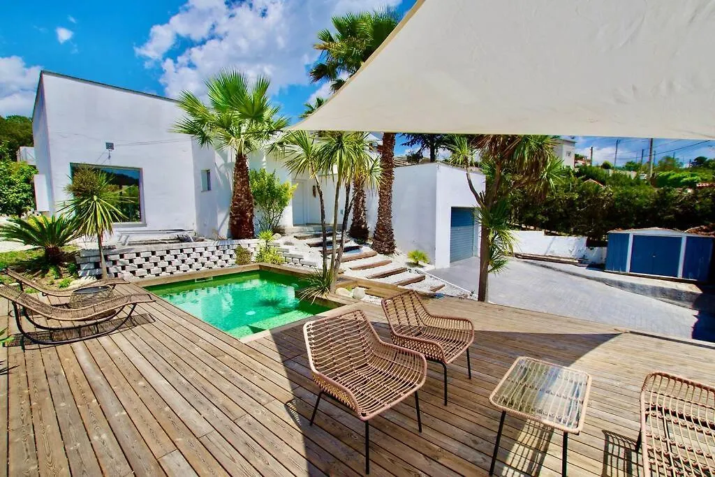Villa Cinta: Luxurious 6-Person Villa with Private Pool and BBQ Massanet De La Selva