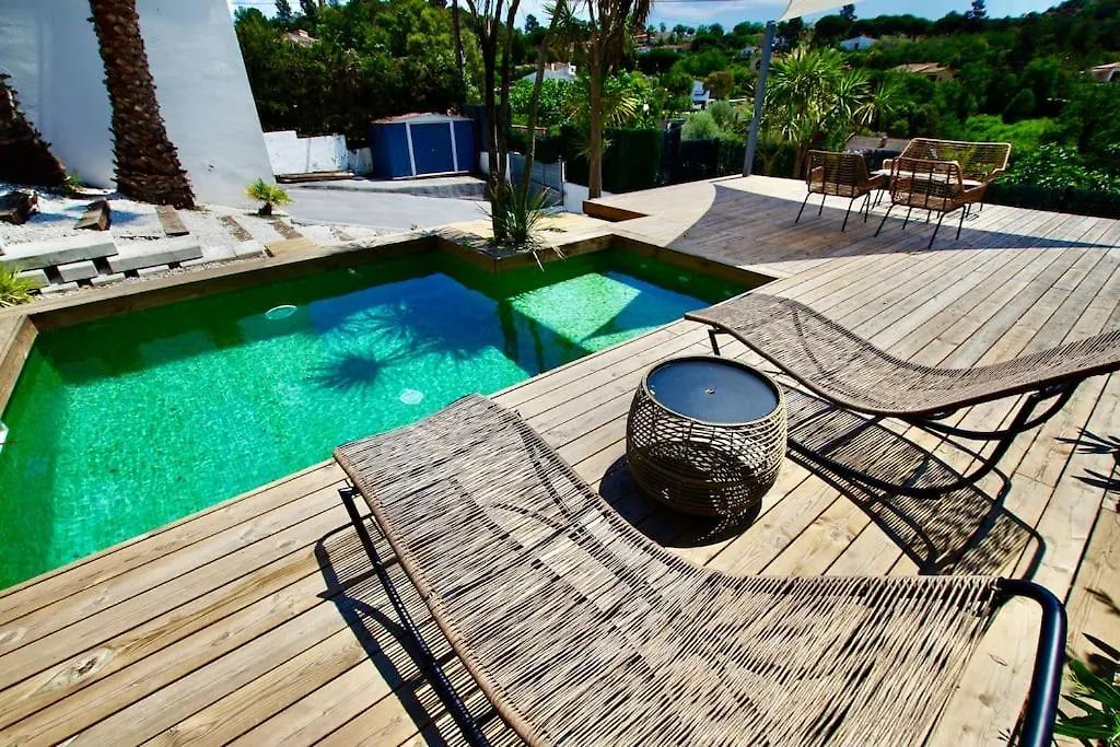 Villa Cinta: Luxurious 6-Person Villa with Private Pool and BBQ Massanet De La Selva Spain