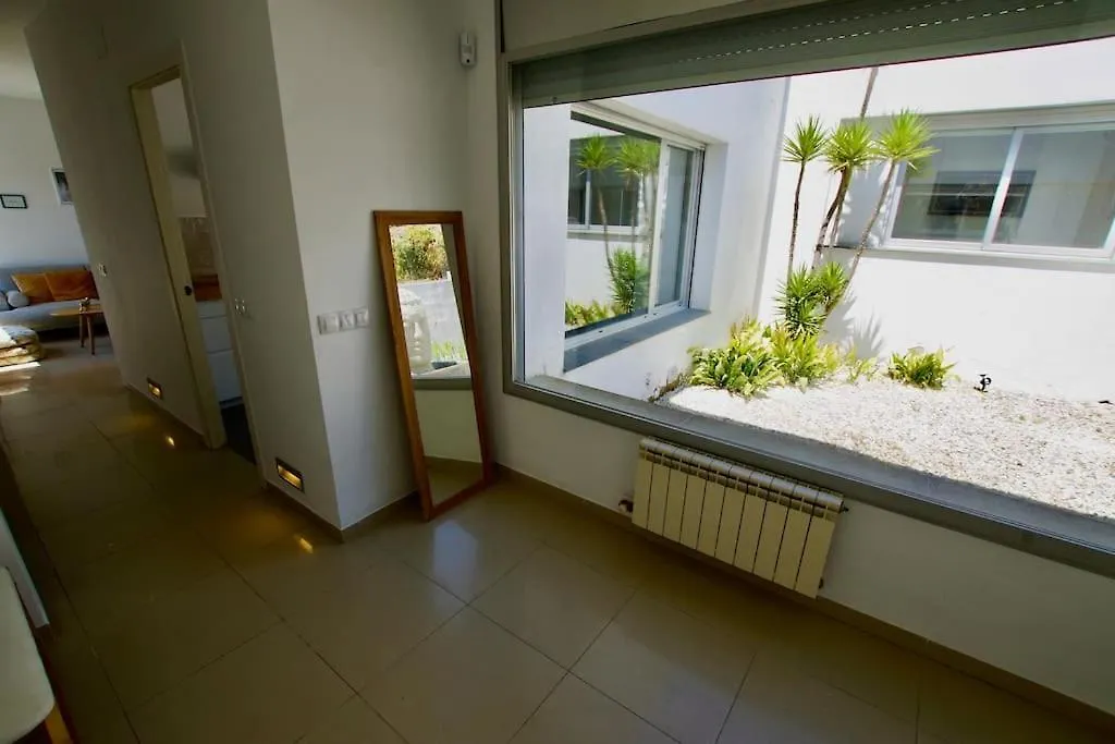 Villa Cinta: Luxurious 6-Person Villa with Private Pool and BBQ Massanet De La Selva