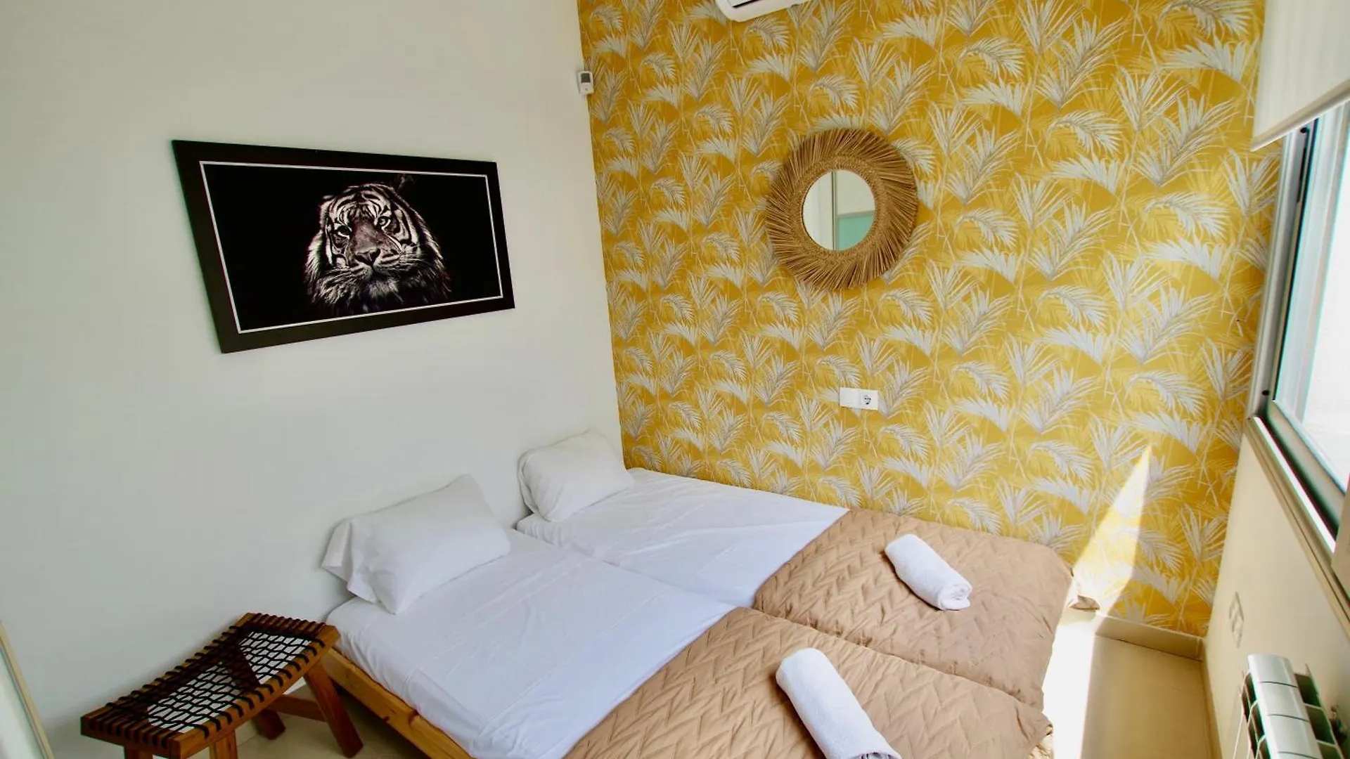 Villa Cinta: Luxurious 6-Person Villa with Private Pool and BBQ Massanet De La Selva