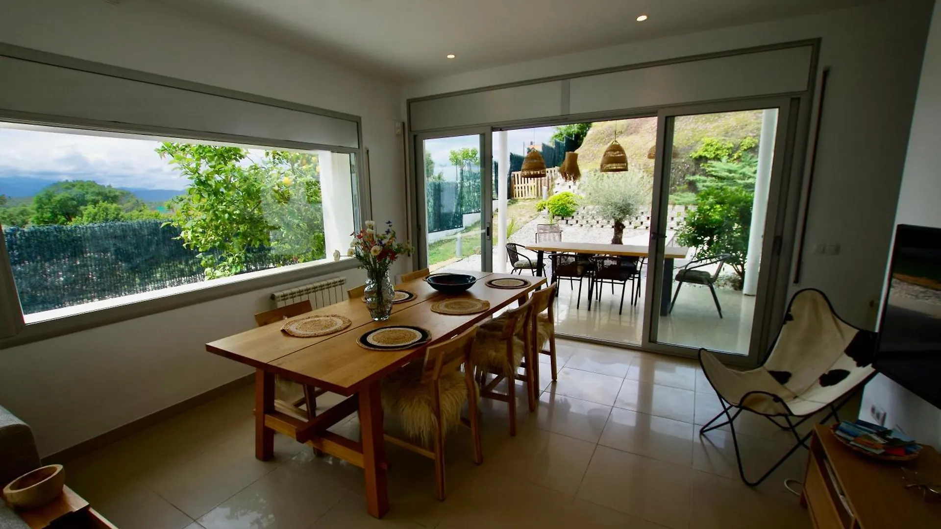 Villa Cinta: Luxurious 6-Person Villa with Private Pool and BBQ Massanet De La Selva