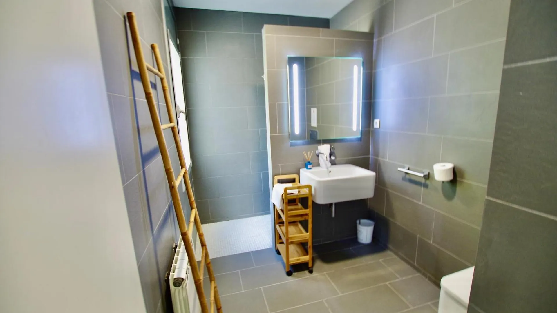 Villa Cinta: Luxurious 6-Person Villa with Private Pool and BBQ Massanet De La Selva 0*,