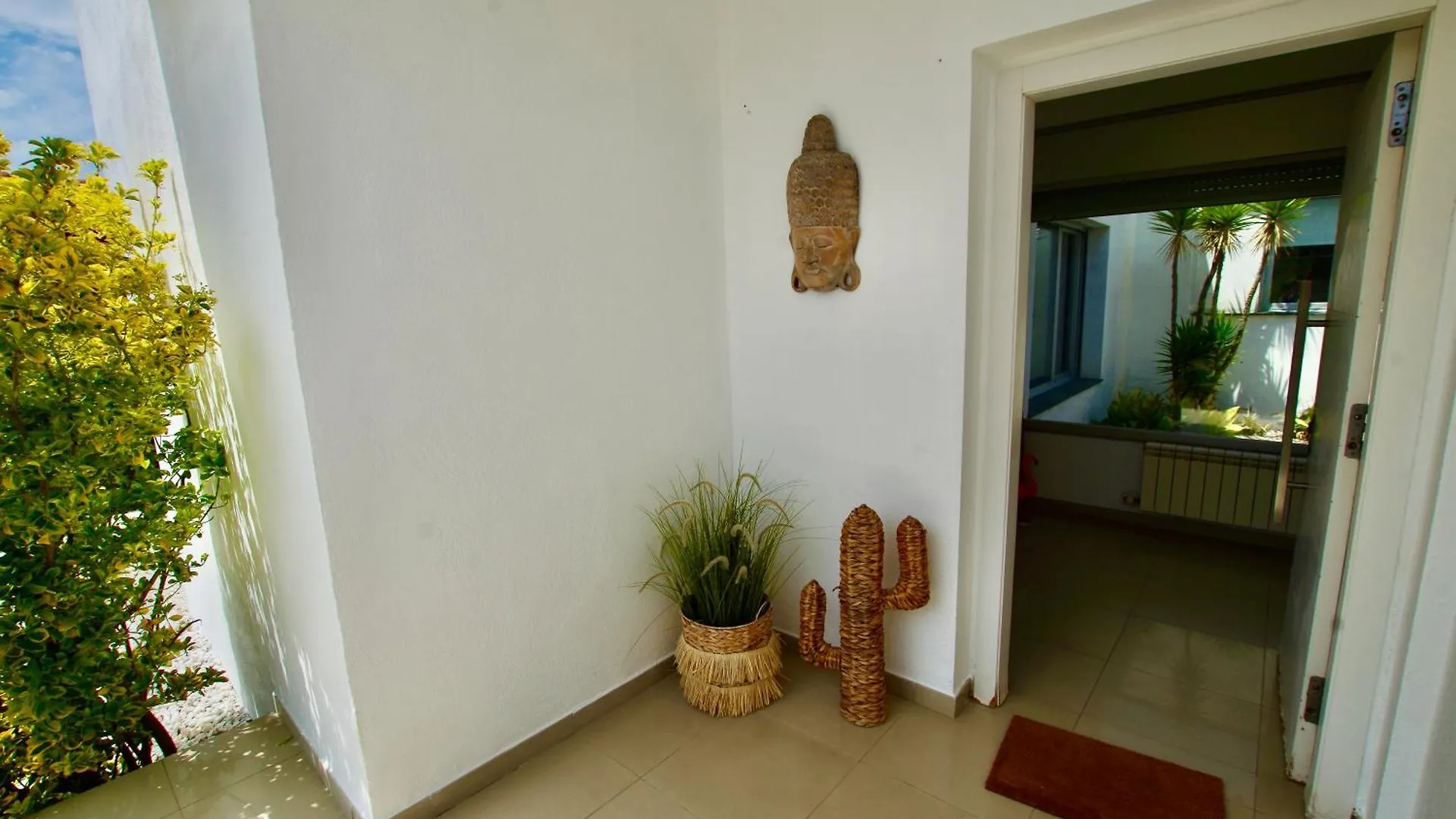 Villa Cinta: Luxurious 6-Person Villa with Private Pool and BBQ Massanet De La Selva