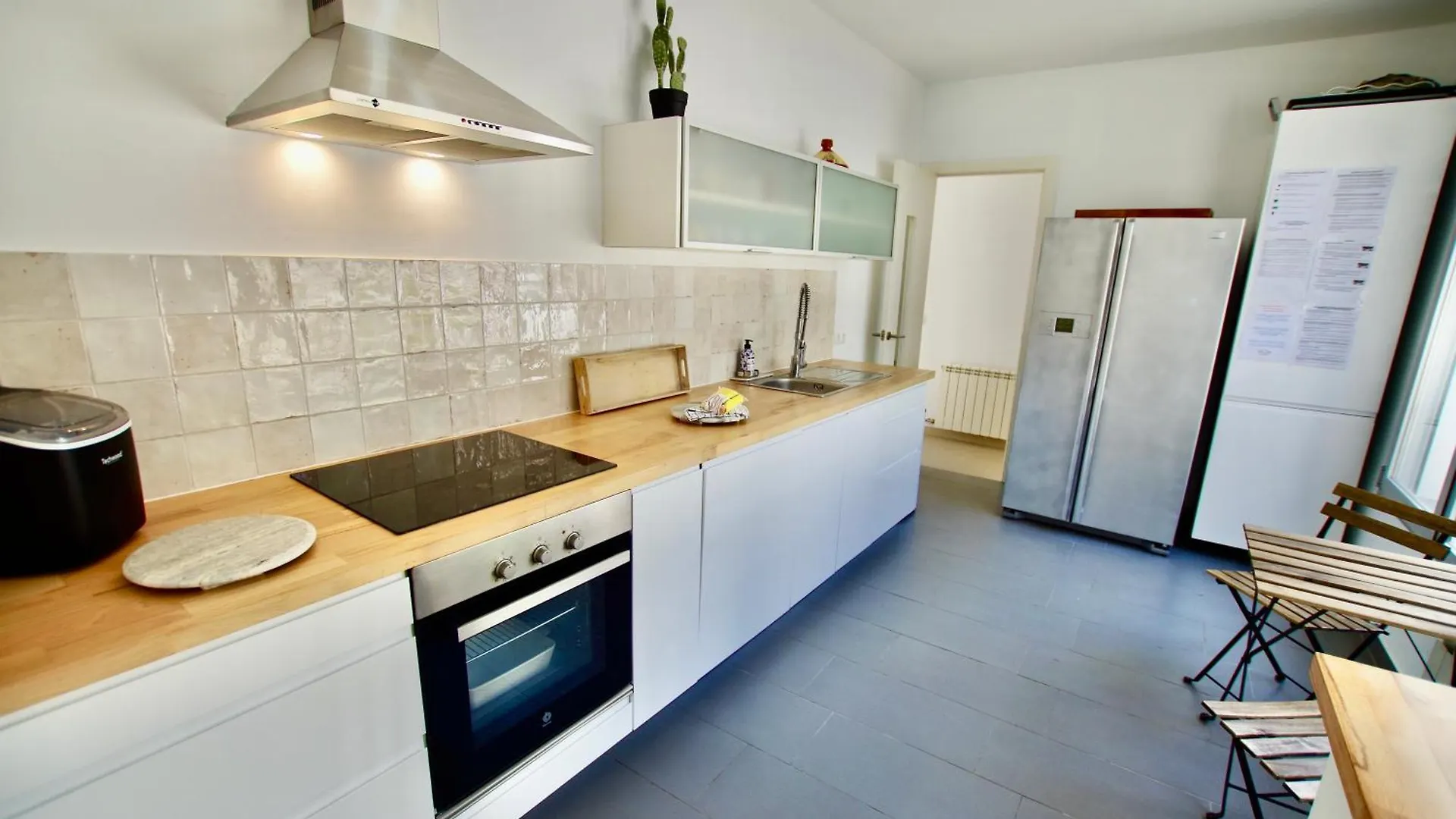 Villa Cinta: Luxurious 6-Person Villa with Private Pool and BBQ Massanet De La Selva