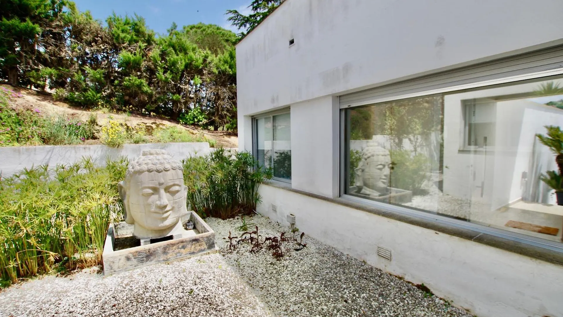 Villa Cinta: Luxurious 6-Person Villa with Private Pool and BBQ Massanet De La Selva