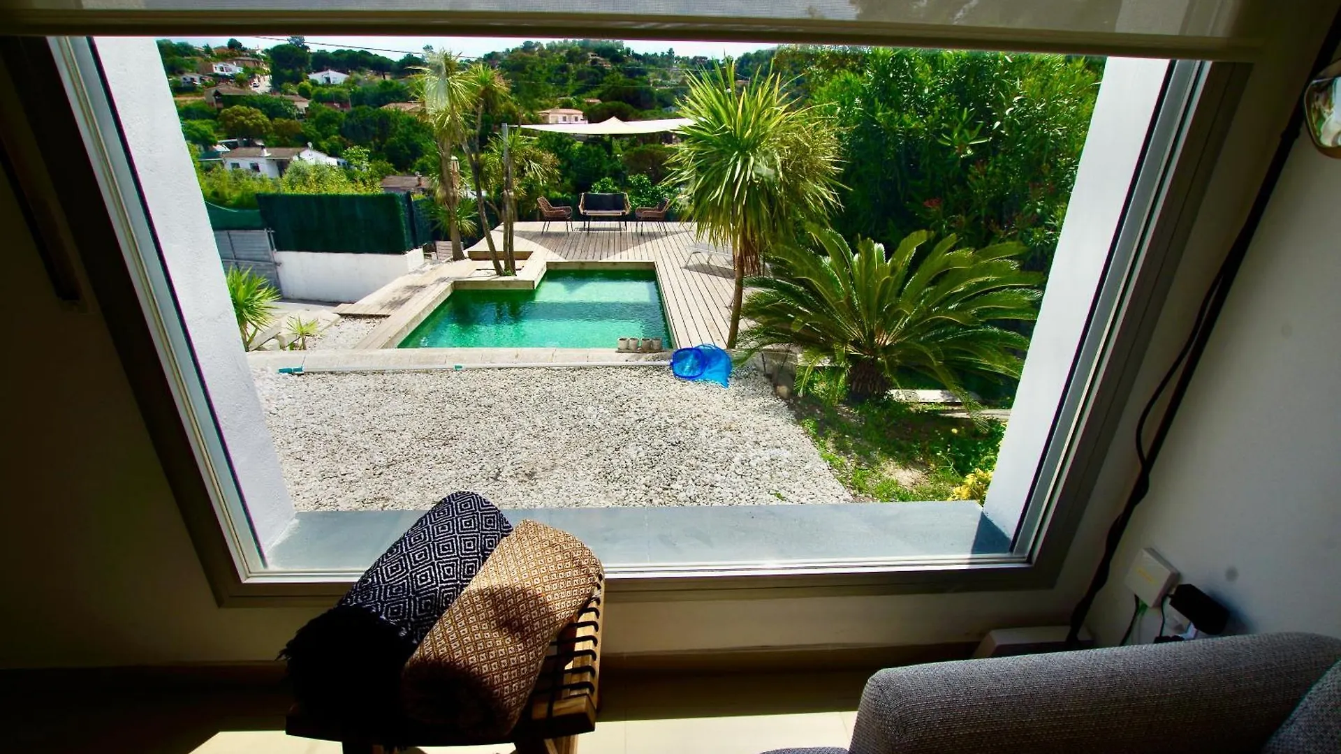 Villa Cinta: Luxurious 6-Person Villa with Private Pool and BBQ Massanet De La Selva