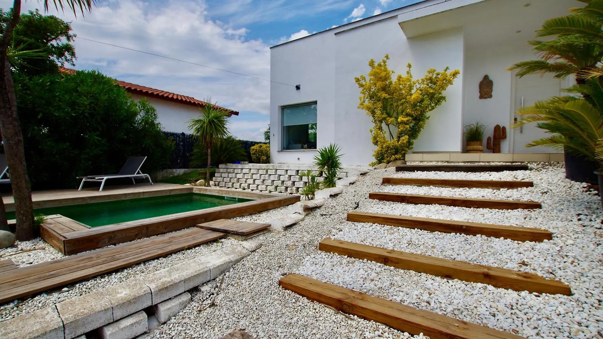 Villa Cinta: Luxurious 6-Person Villa with Private Pool and BBQ Massanet De La Selva